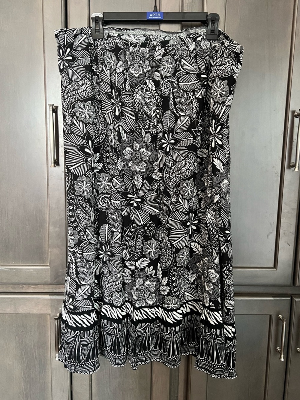 Sag Harbor Women’s Plus 1X Black & White Midi A-line Floral Skirt